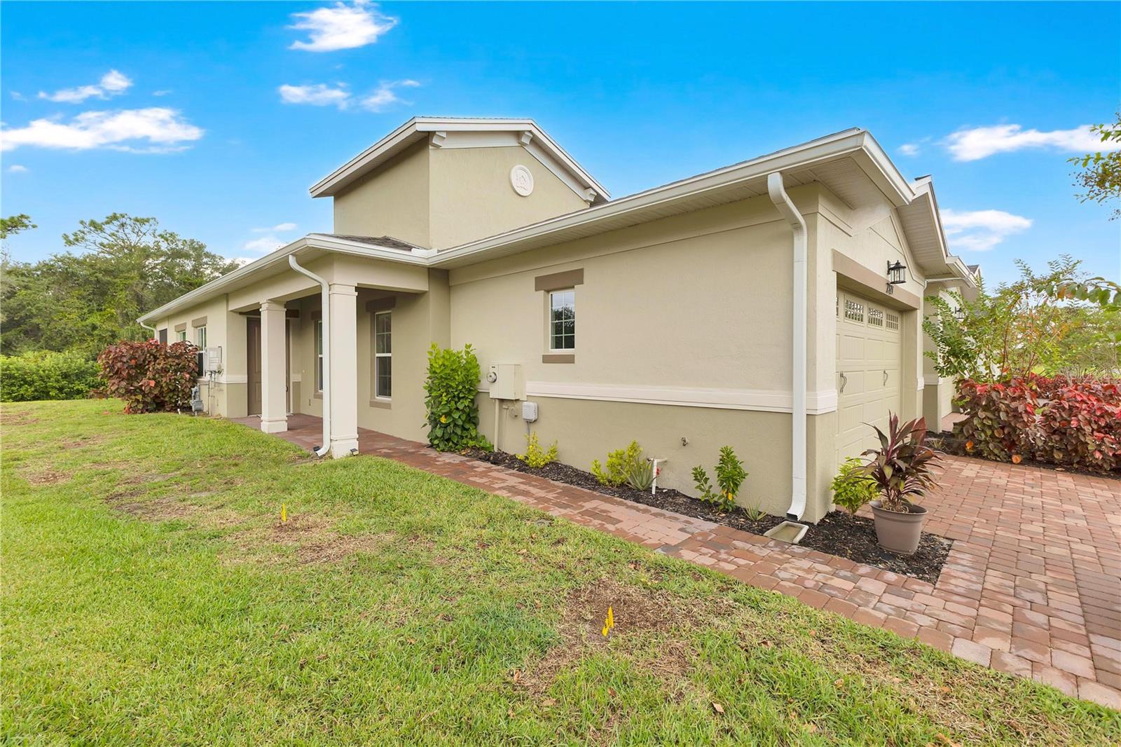 2327 Datura Loop Property Photo 2