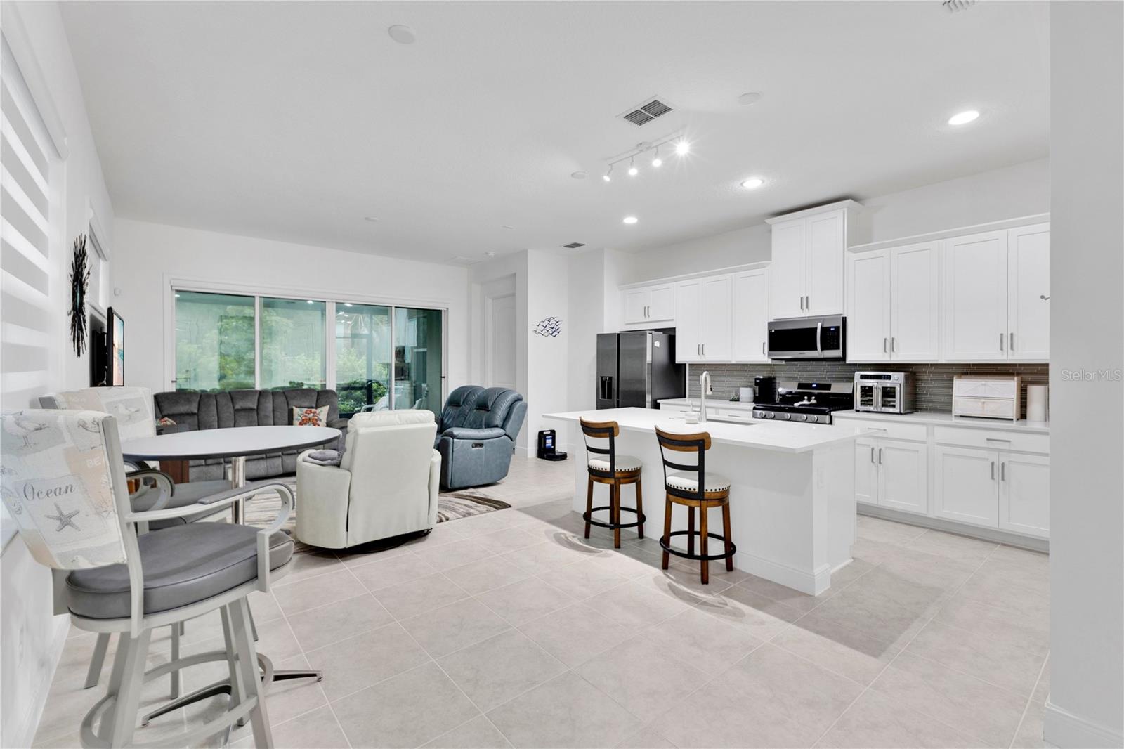 2327 Datura Loop Property Photo 3