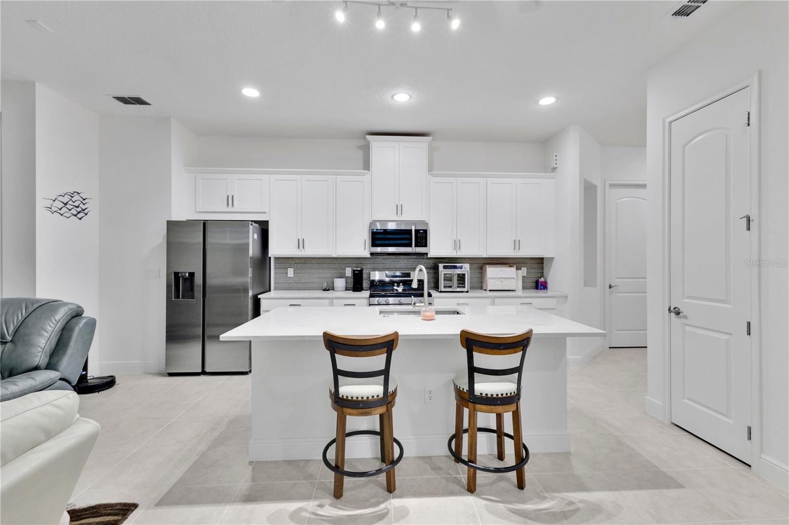 2327 Datura Loop Property Photo 4