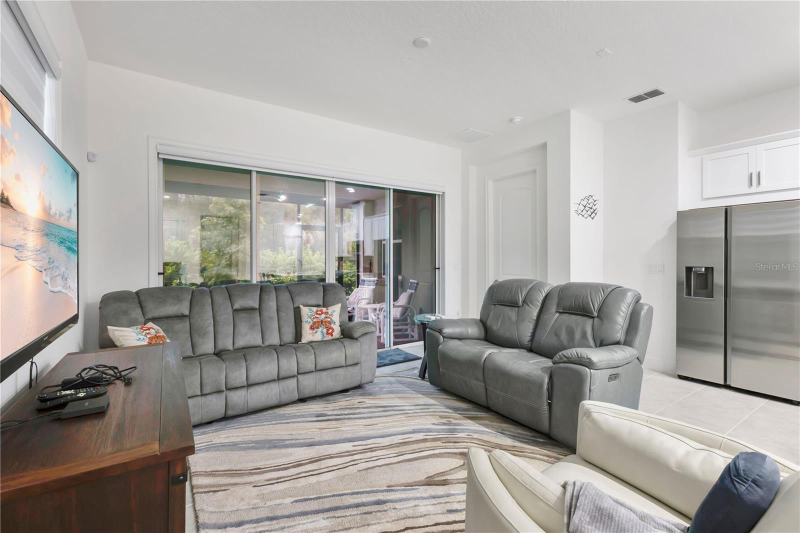 2327 Datura Loop Property Photo 7