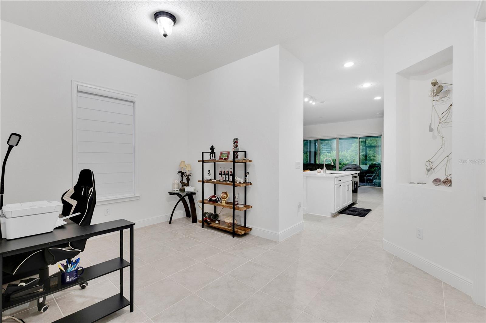 2327 Datura Loop Property Photo 8