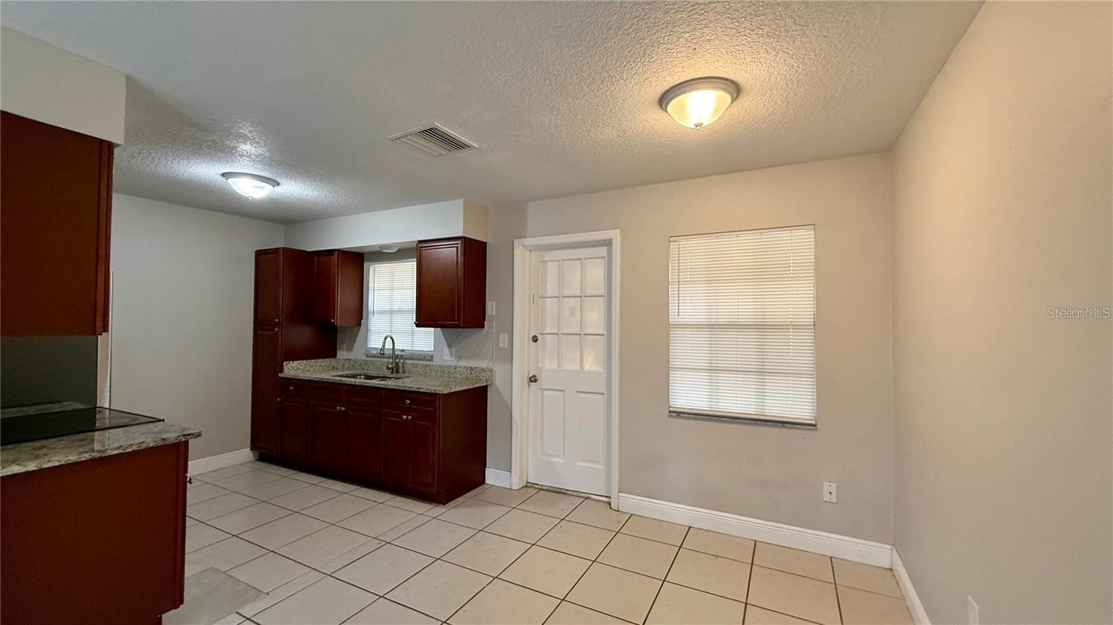 210 N Lone Oak Dr #1 Property Photo 6