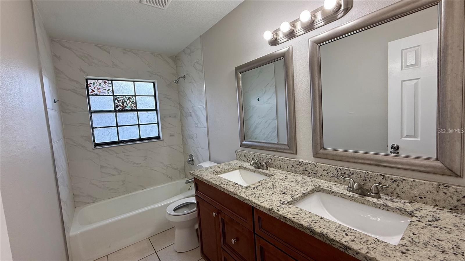 210 N Lone Oak Dr #1 Property Photo 11