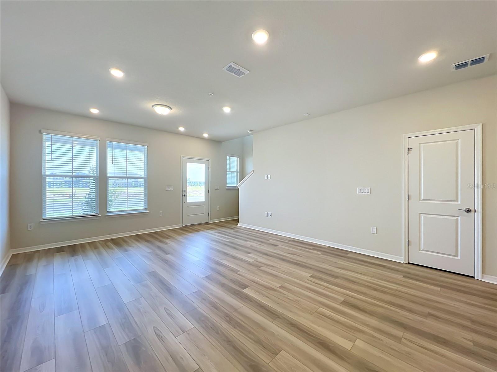 10678 Evening Star St Property Photo 13