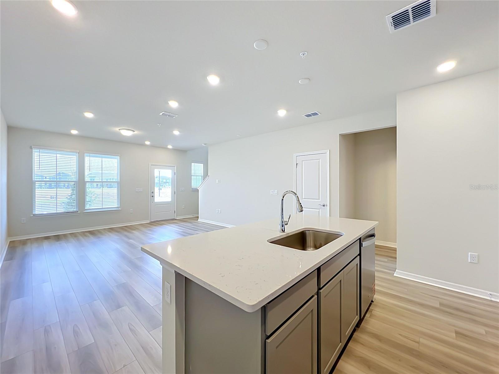 10678 Evening Star St Property Photo 19