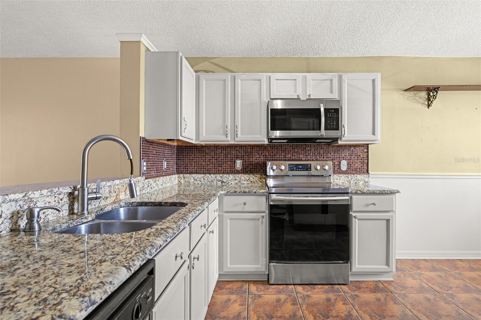 11830 Sindlesham Ct Property Photo 3