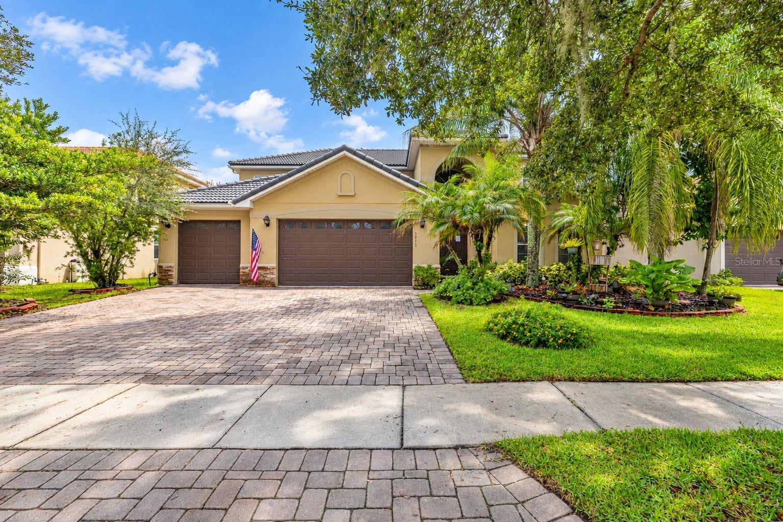 3713 Eagle Isle Cir Property Photo 1