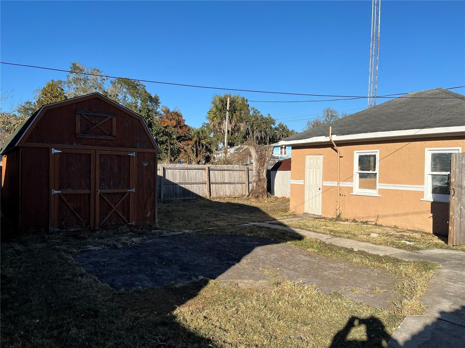 439 New York Ave Property Photo 3