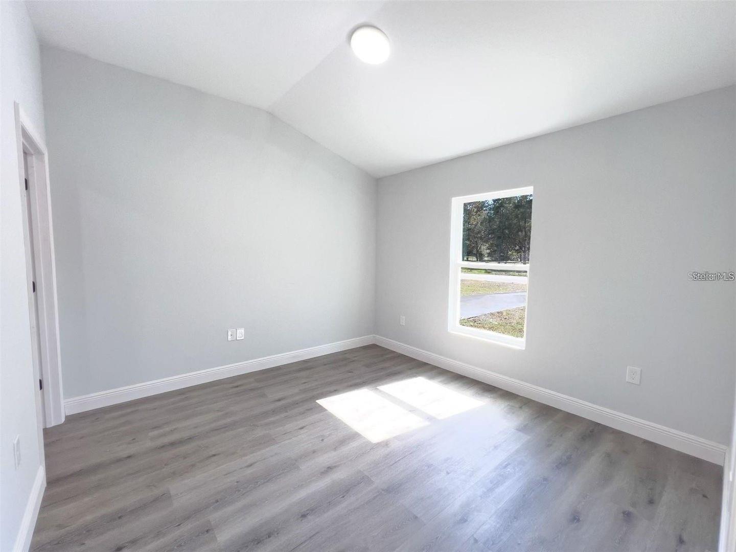 1801 Iris Ave Property Photo 6