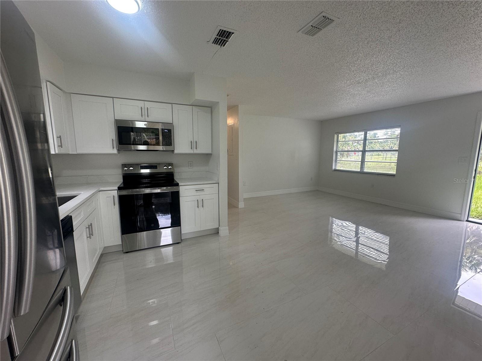 25527 Antler St Property Photo 6