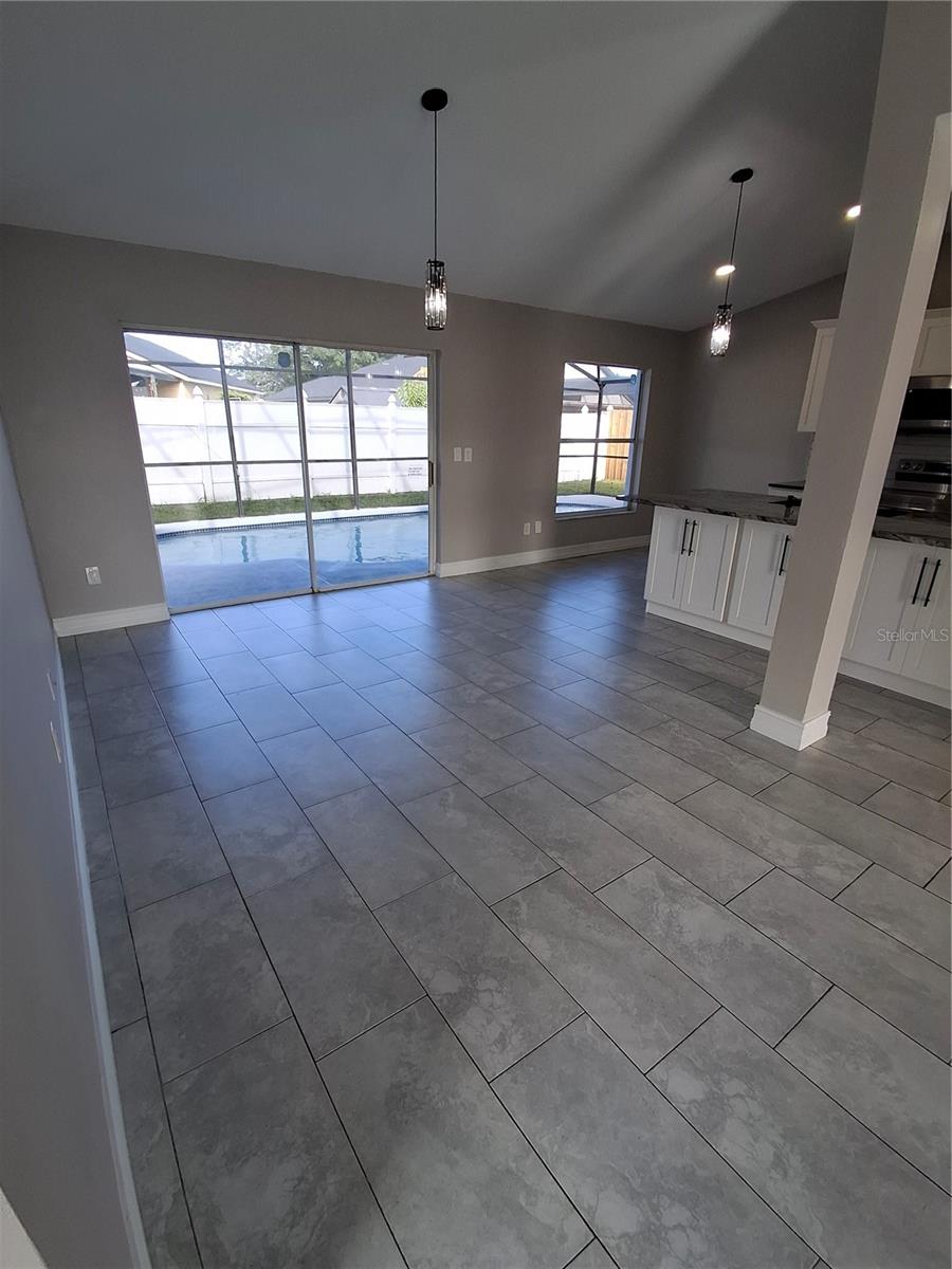 1518 Avleigh Cir Property Photo 7