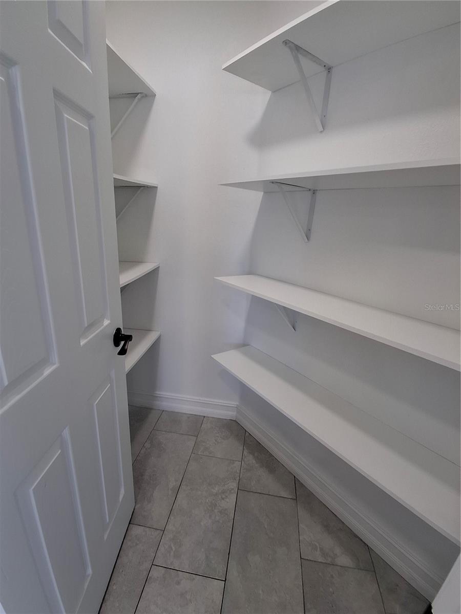 1518 Avleigh Cir Property Photo 9