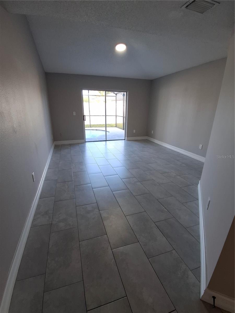 1518 Avleigh Cir Property Photo 14