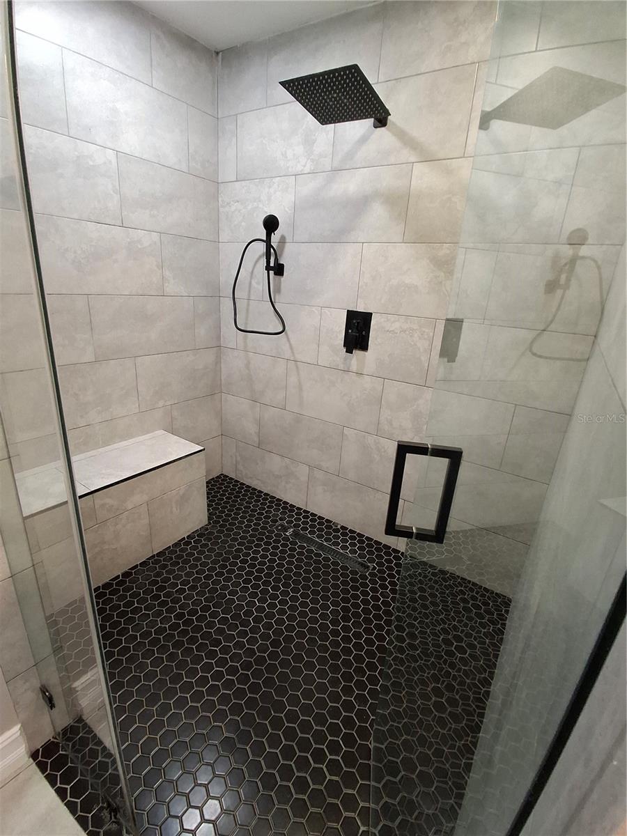 1518 Avleigh Cir Property Photo 18