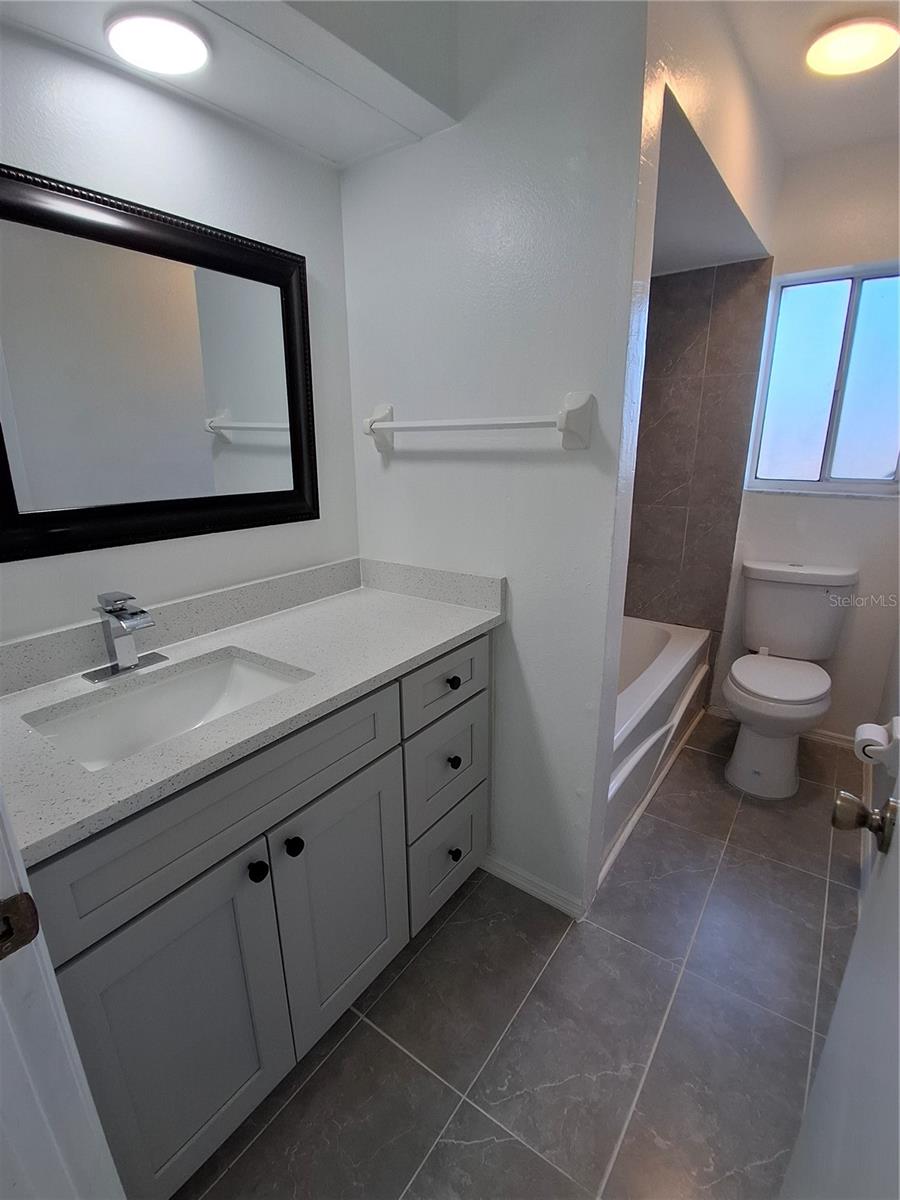 1518 Avleigh Cir Property Photo 27