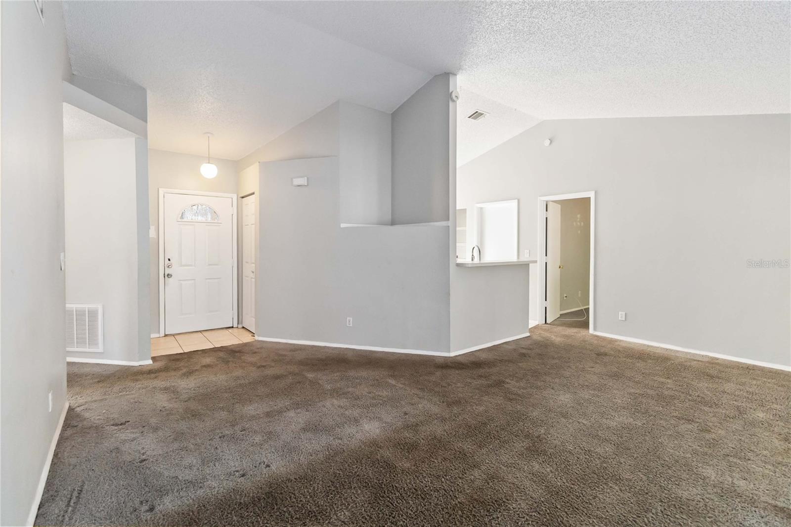 218 Cranbrook Dr Property Photo 2