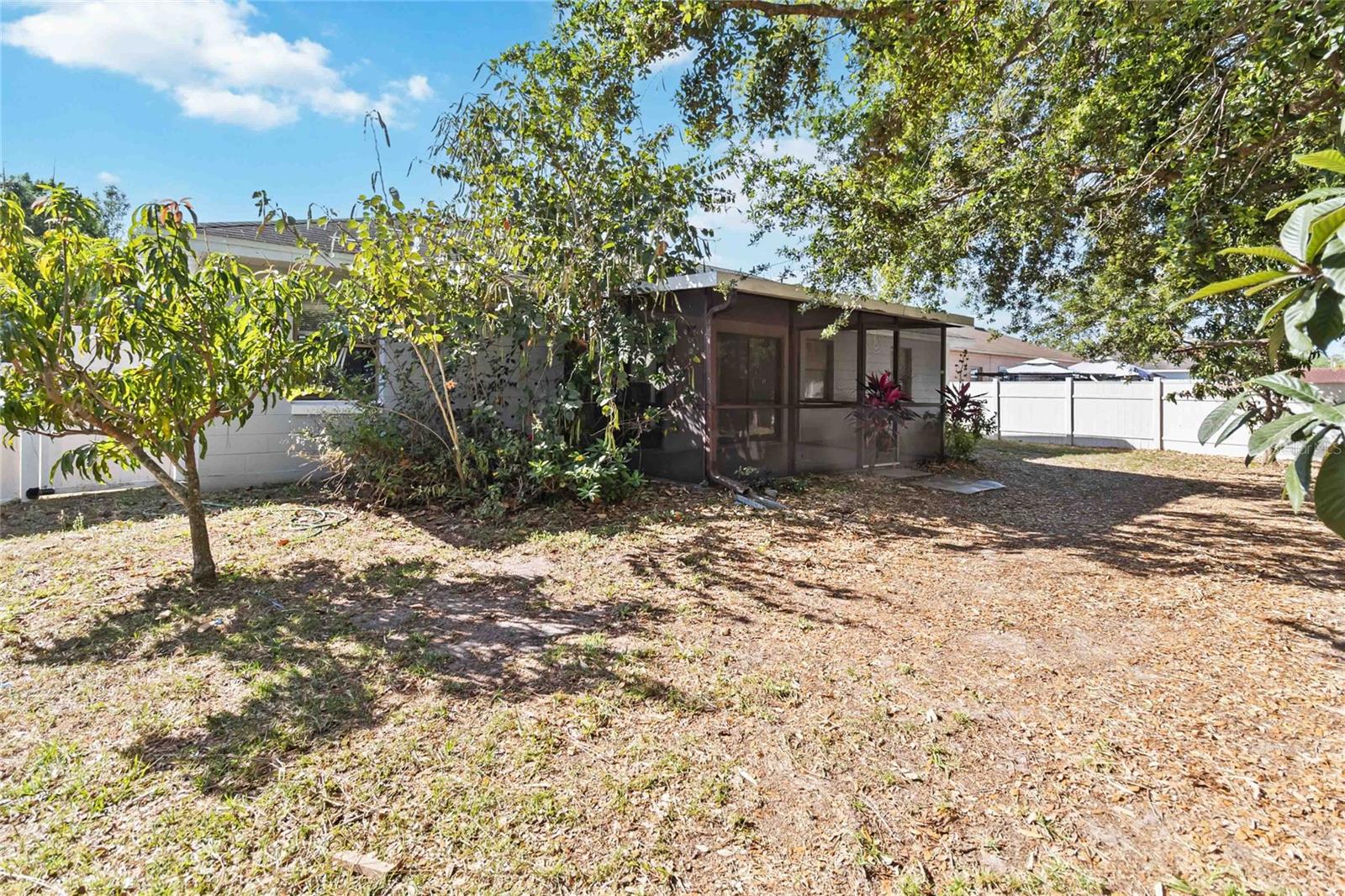 218 Cranbrook Dr Property Photo 20