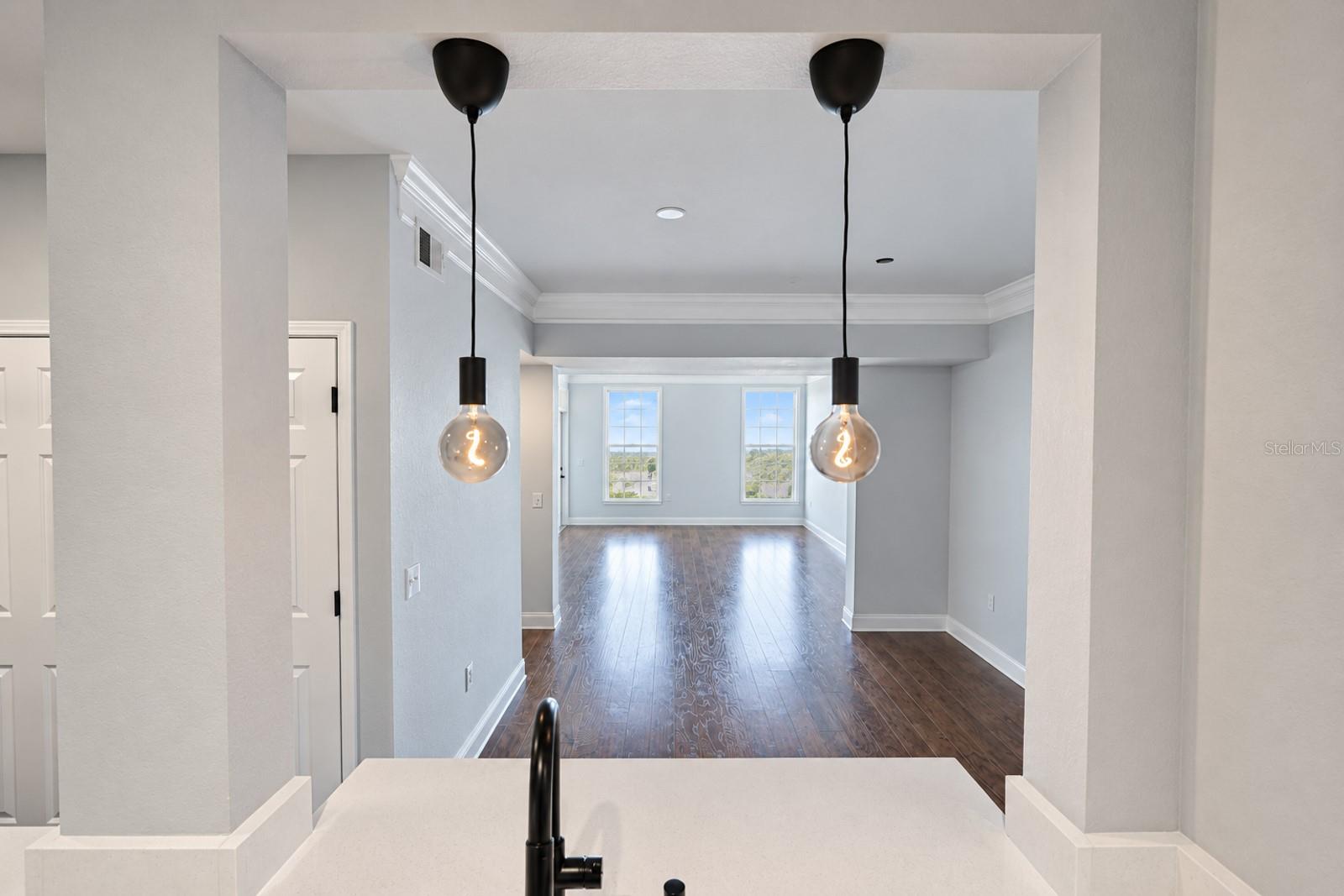 201 Longview Ave #202 Property Photo 8