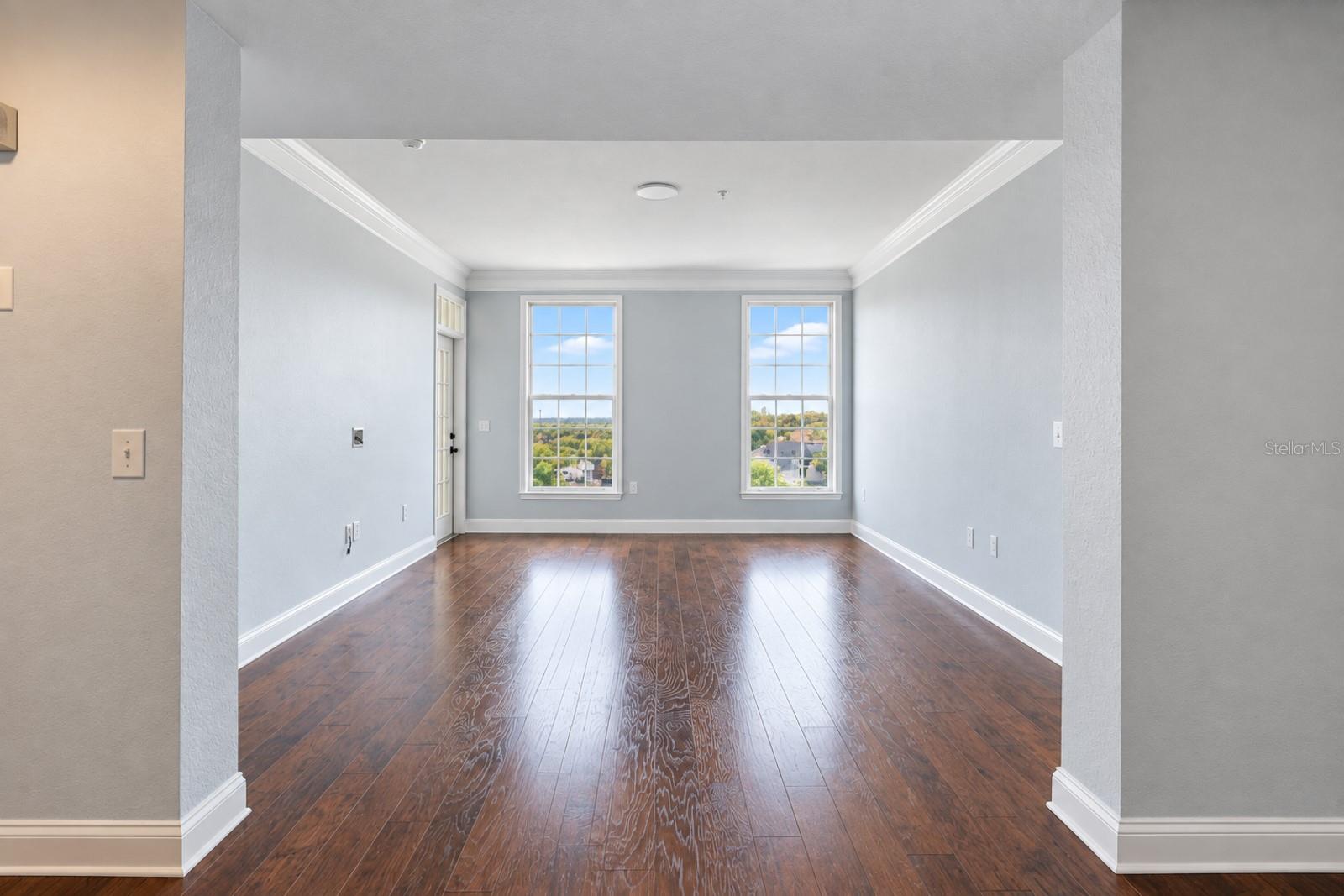 201 Longview Ave #202 Property Photo 9