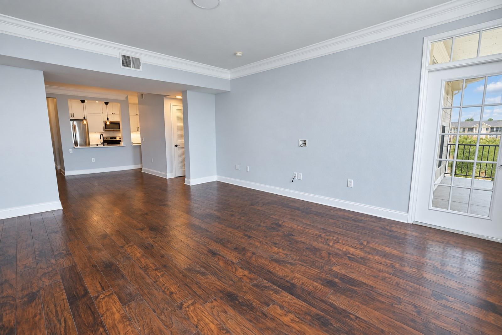 201 Longview Ave #202 Property Photo 11