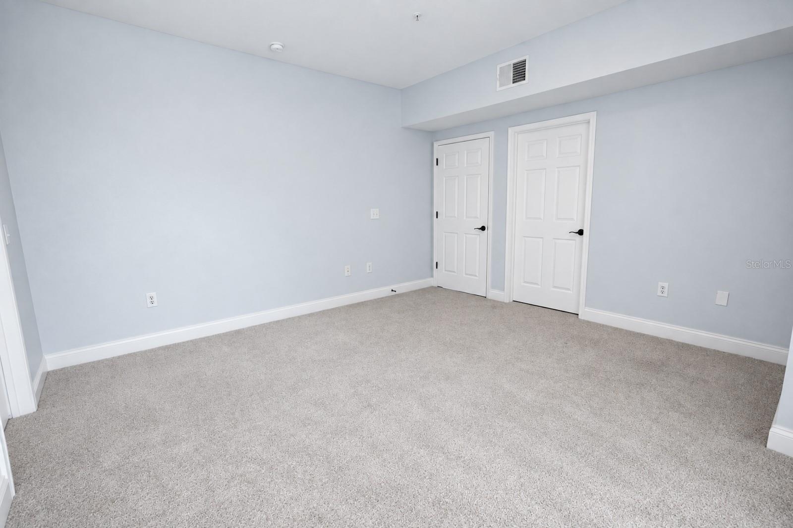 201 Longview Ave #202 Property Photo 16