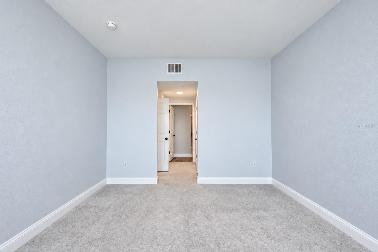 201 Longview Ave #202 Property Photo 27