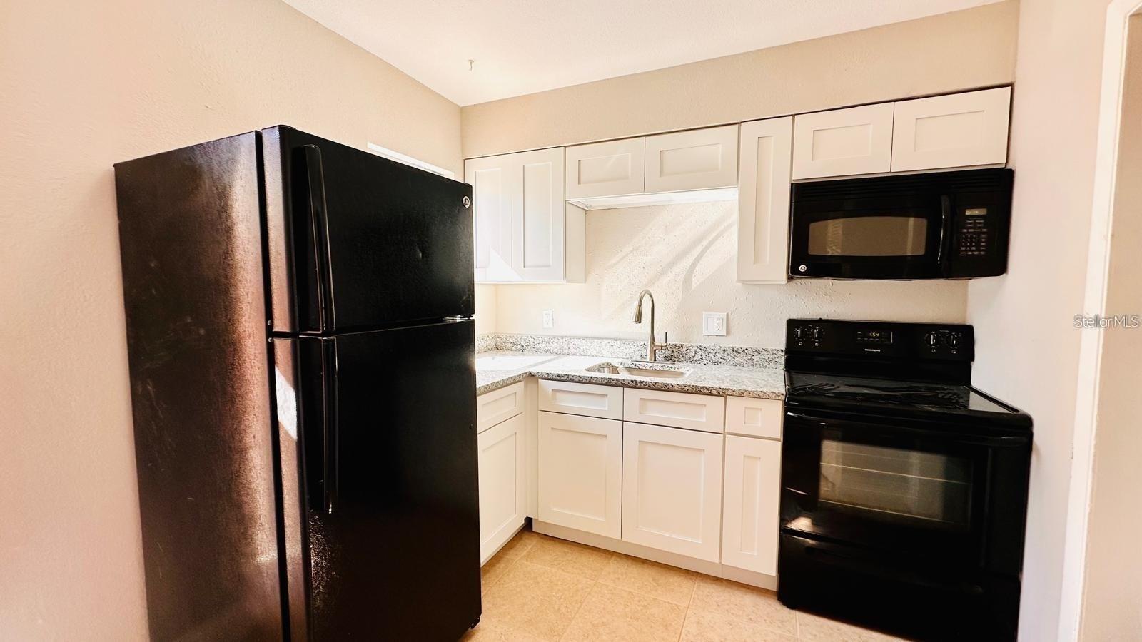 390 W Haines Blvd #9 Property Photo 2