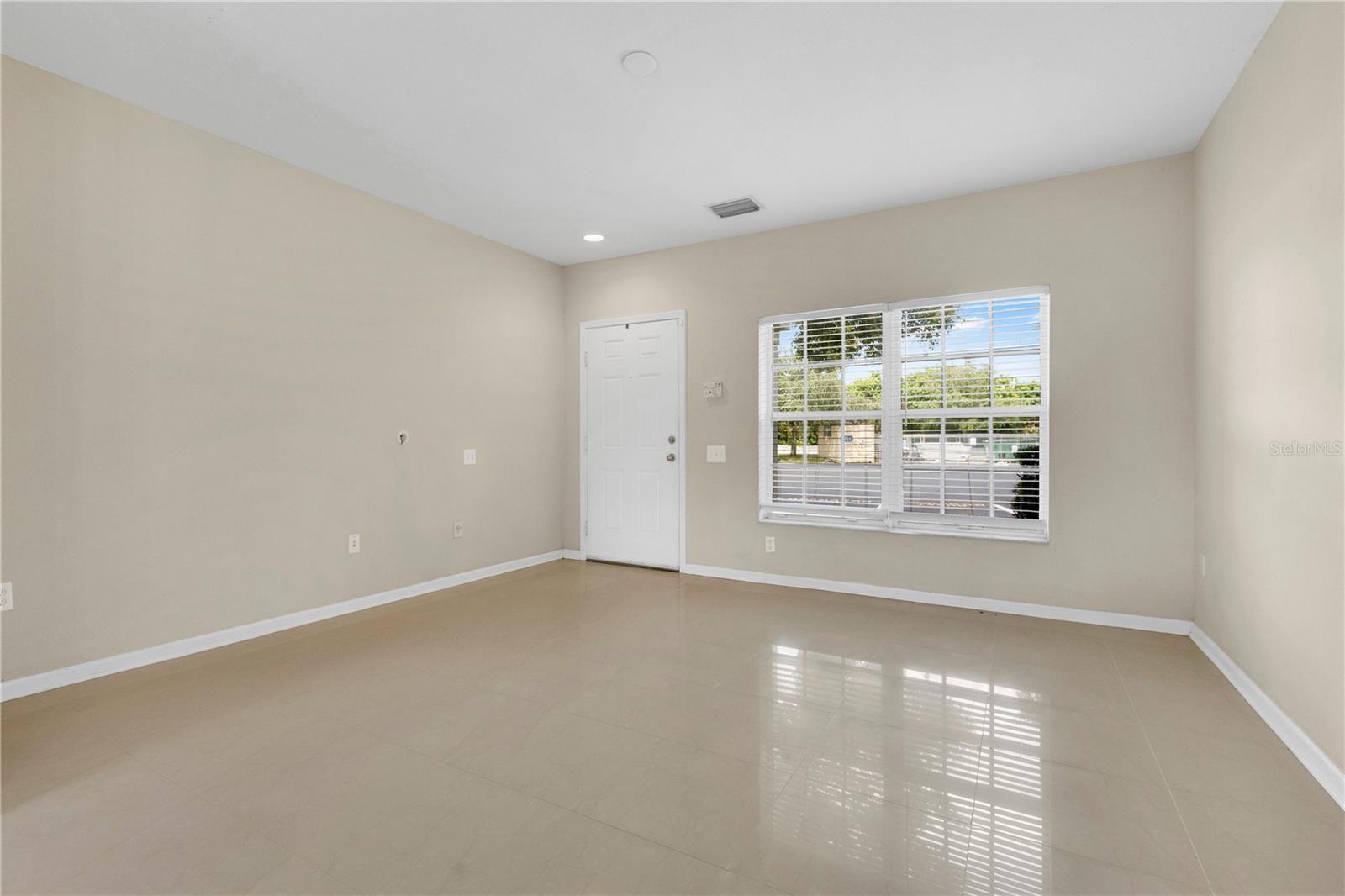 10173 Bessemer Pond Ct Property Photo 3