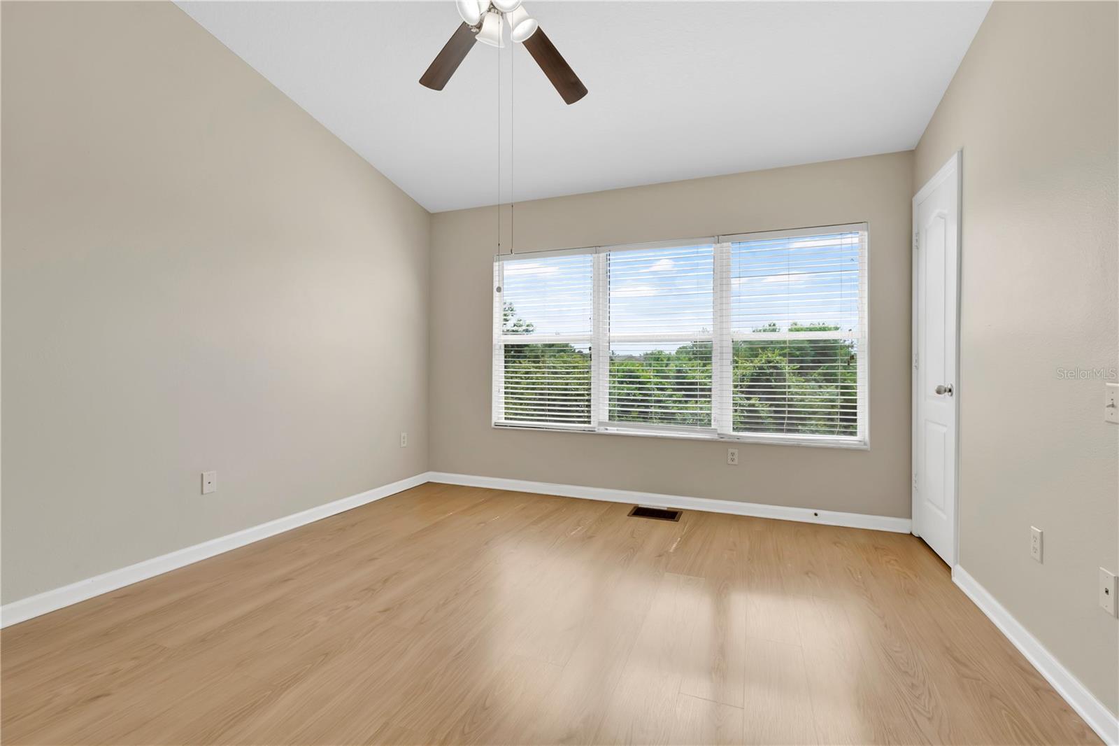 10173 Bessemer Pond Ct Property Photo 8