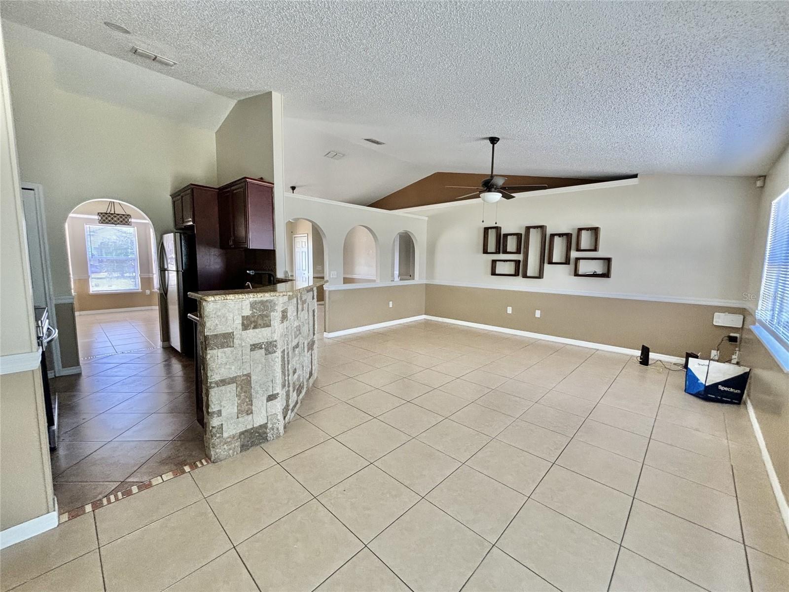913 Nancy Ct Property Photo 6