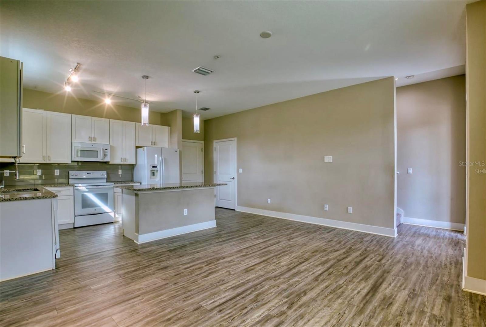 1801 Houston St Property Photo 9
