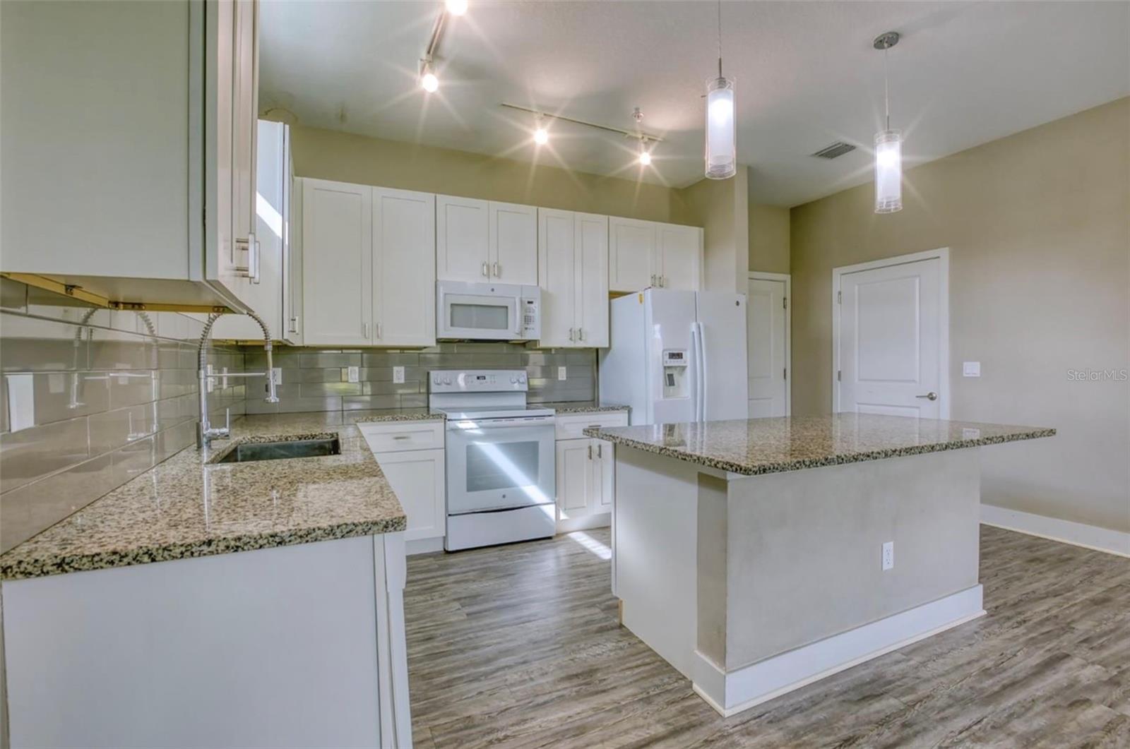 1801 Houston St Property Photo 10