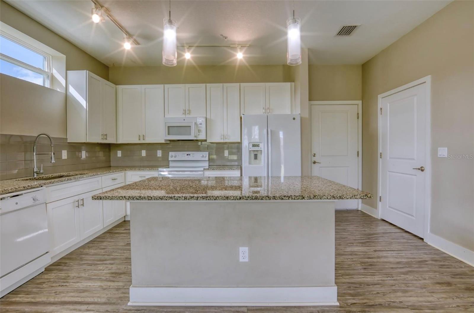 1801 Houston St Property Photo 11