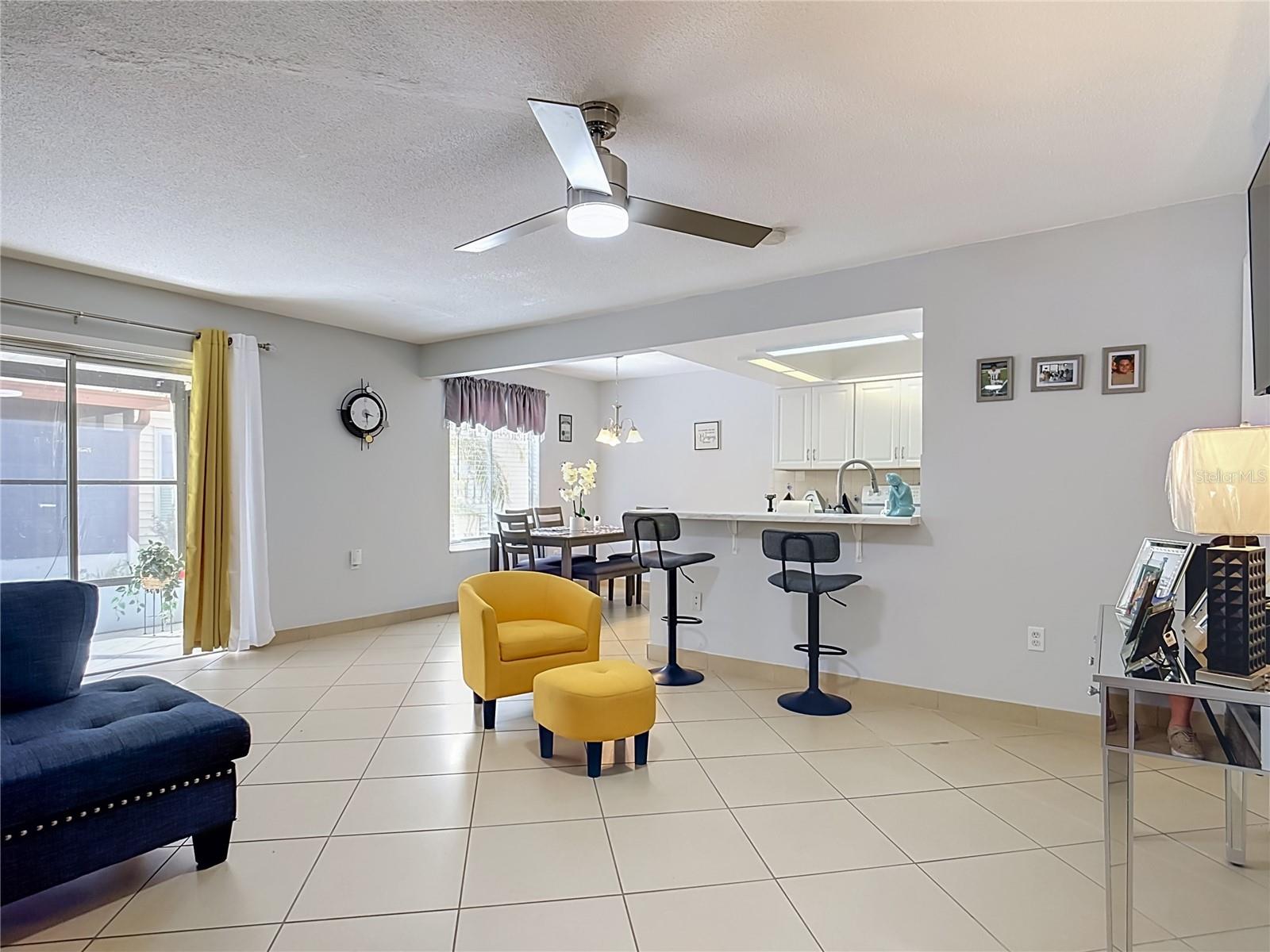 1106 Spring Meadow Dr Property Photo 3