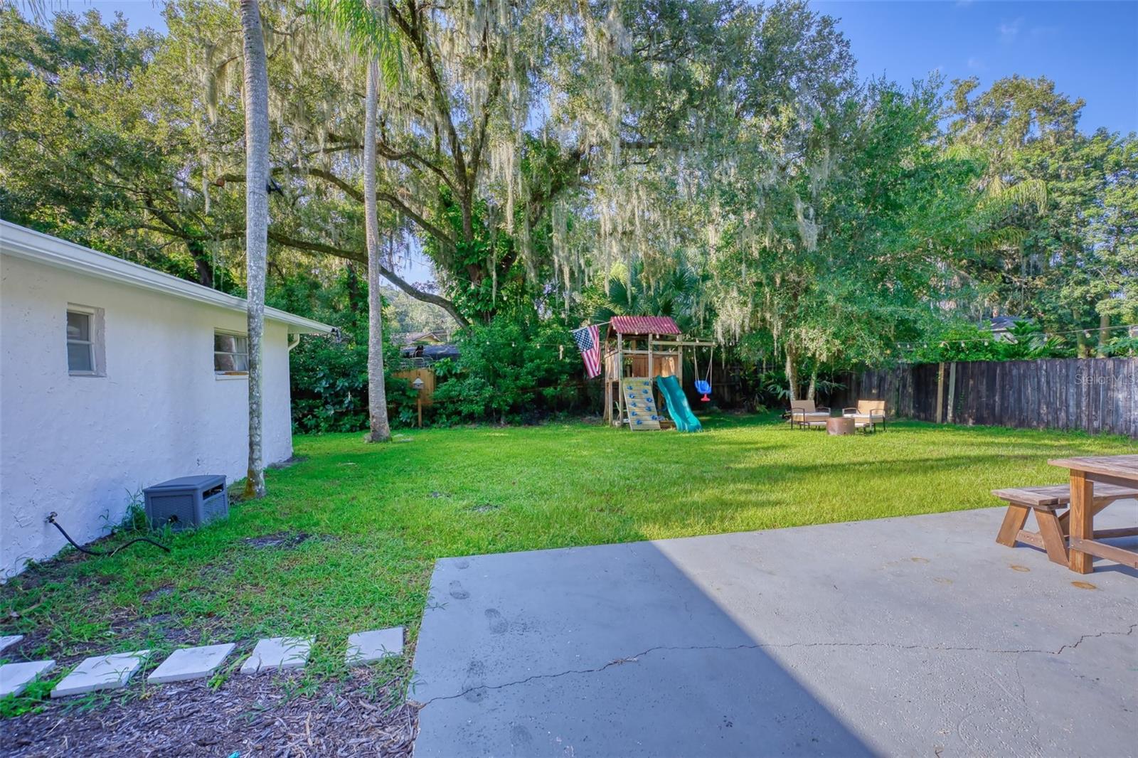 398 Palm Dr Property Photo 56