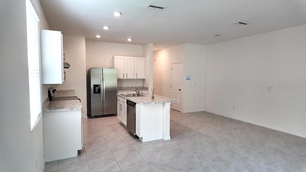 1241 Yellow Finch Dr Property Photo 3