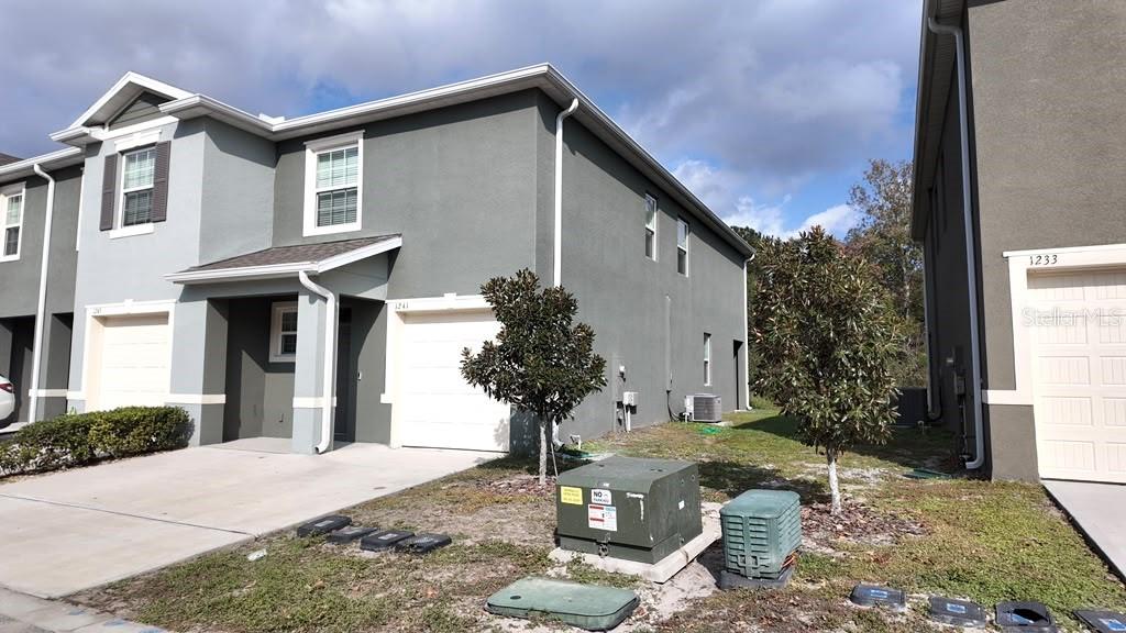 1241 Yellow Finch Dr Property Photo 23