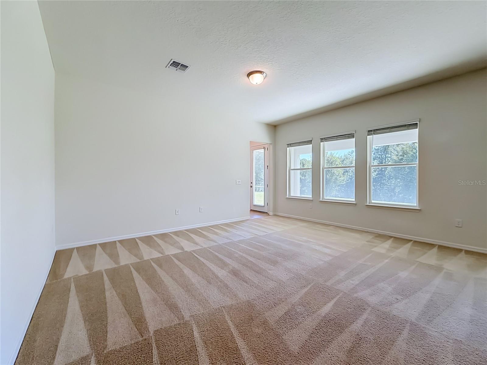 10079 Austrina Oak Loop Property Photo 17