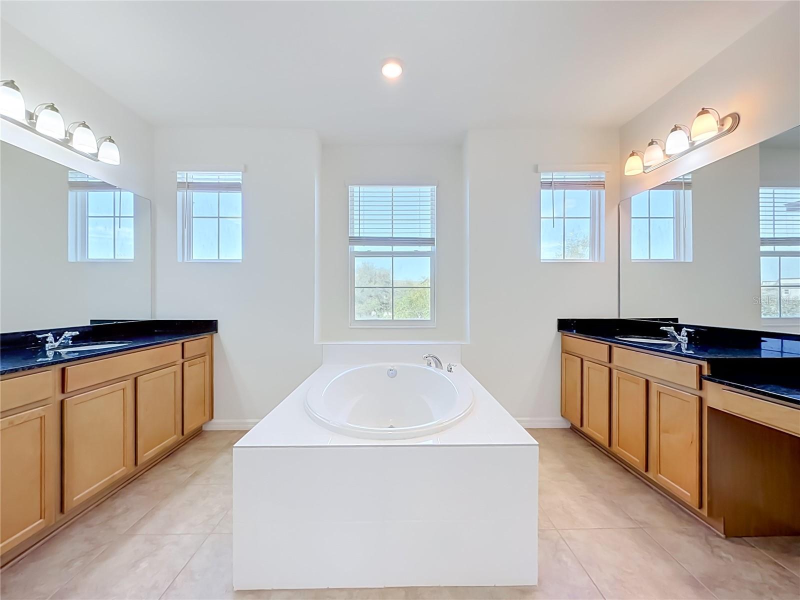 10079 Austrina Oak Loop Property Photo 34