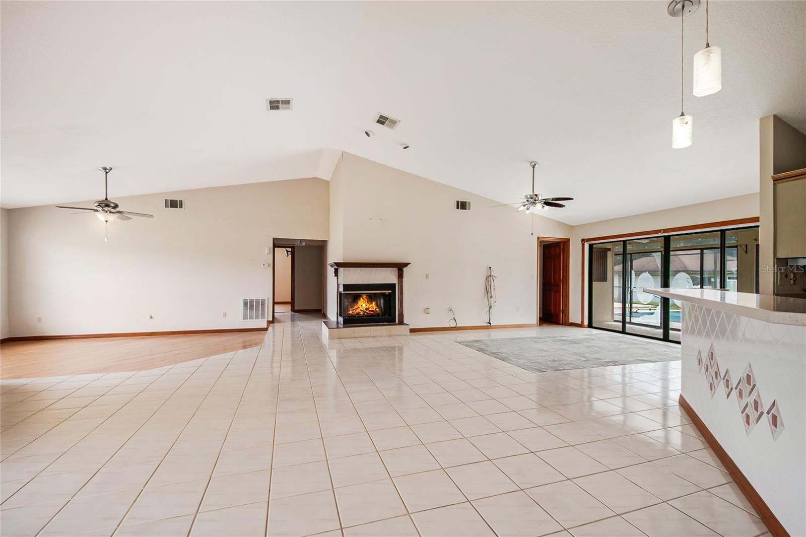 2222 N Stewart St Property Photo 29