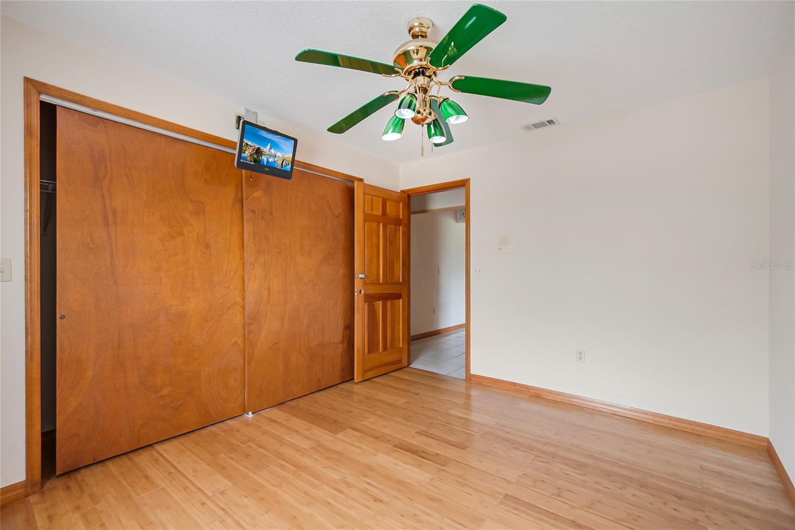 2222 N Stewart St Property Photo 33