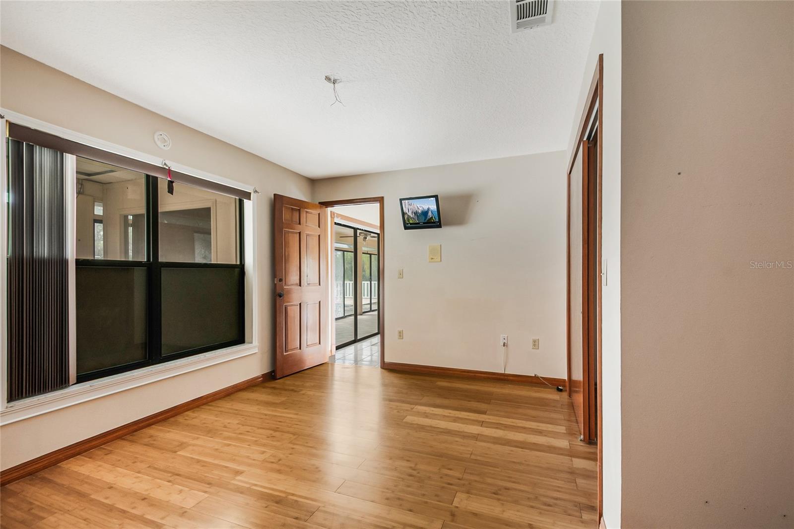 2222 N Stewart St Property Photo 38