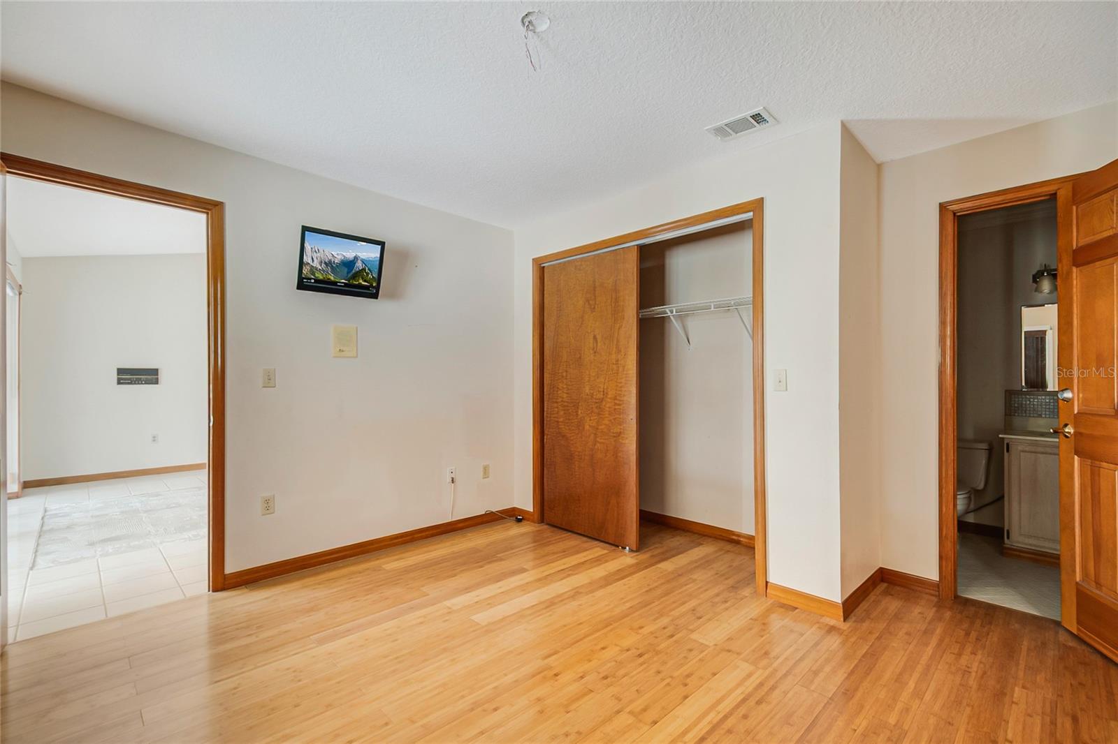 2222 N Stewart St Property Photo 39
