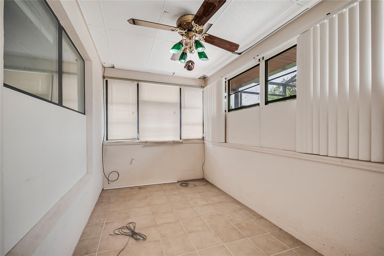 2222 N Stewart St Property Photo 41
