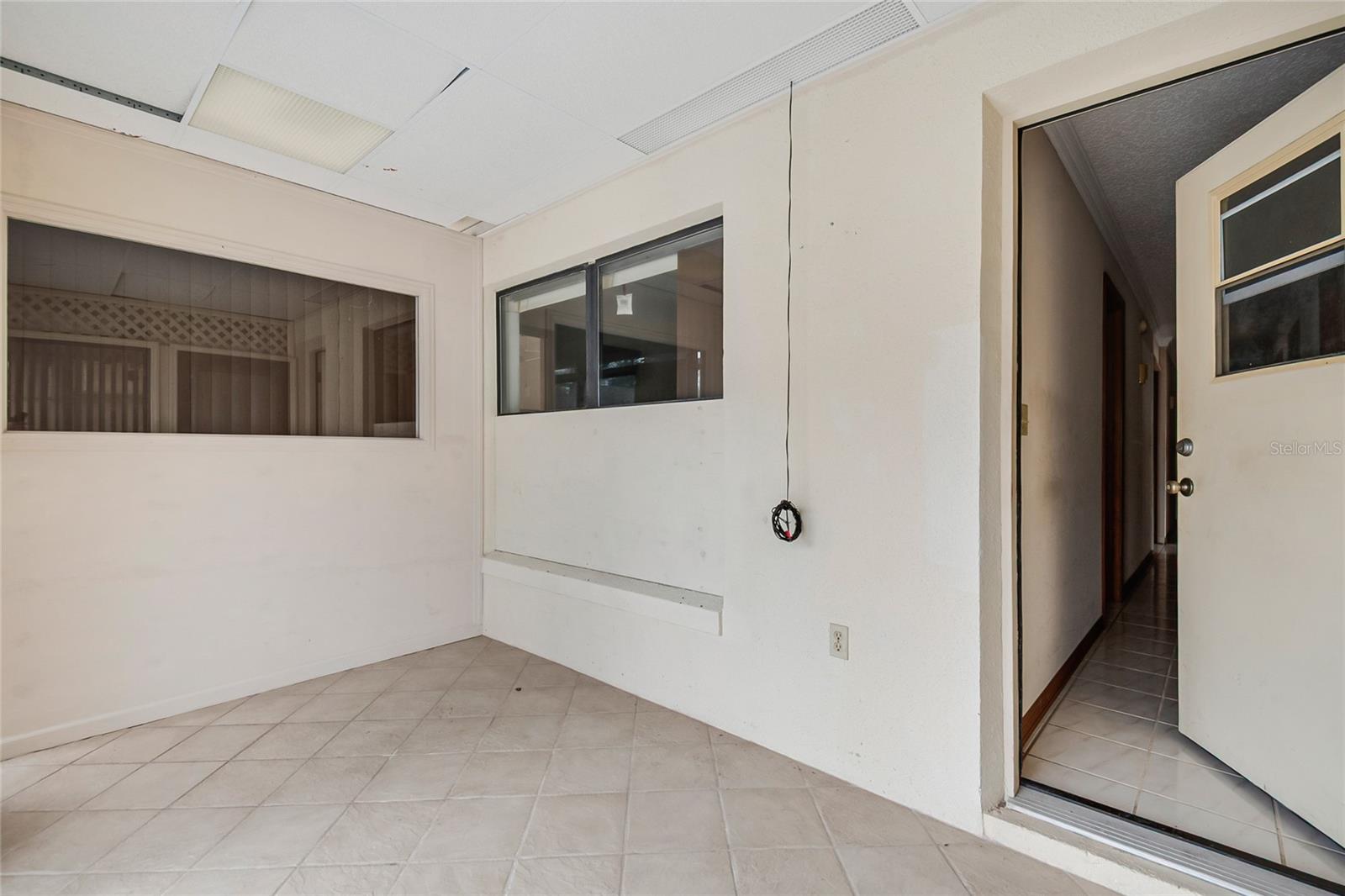 2222 N Stewart St Property Photo 43