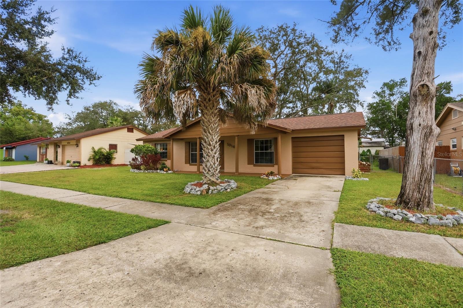 1016 Wolf Trl Property Photo 2