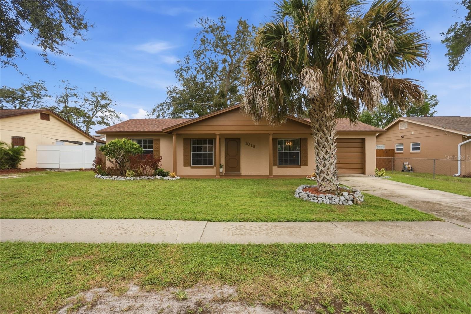 1016 Wolf Trl Property Photo 3