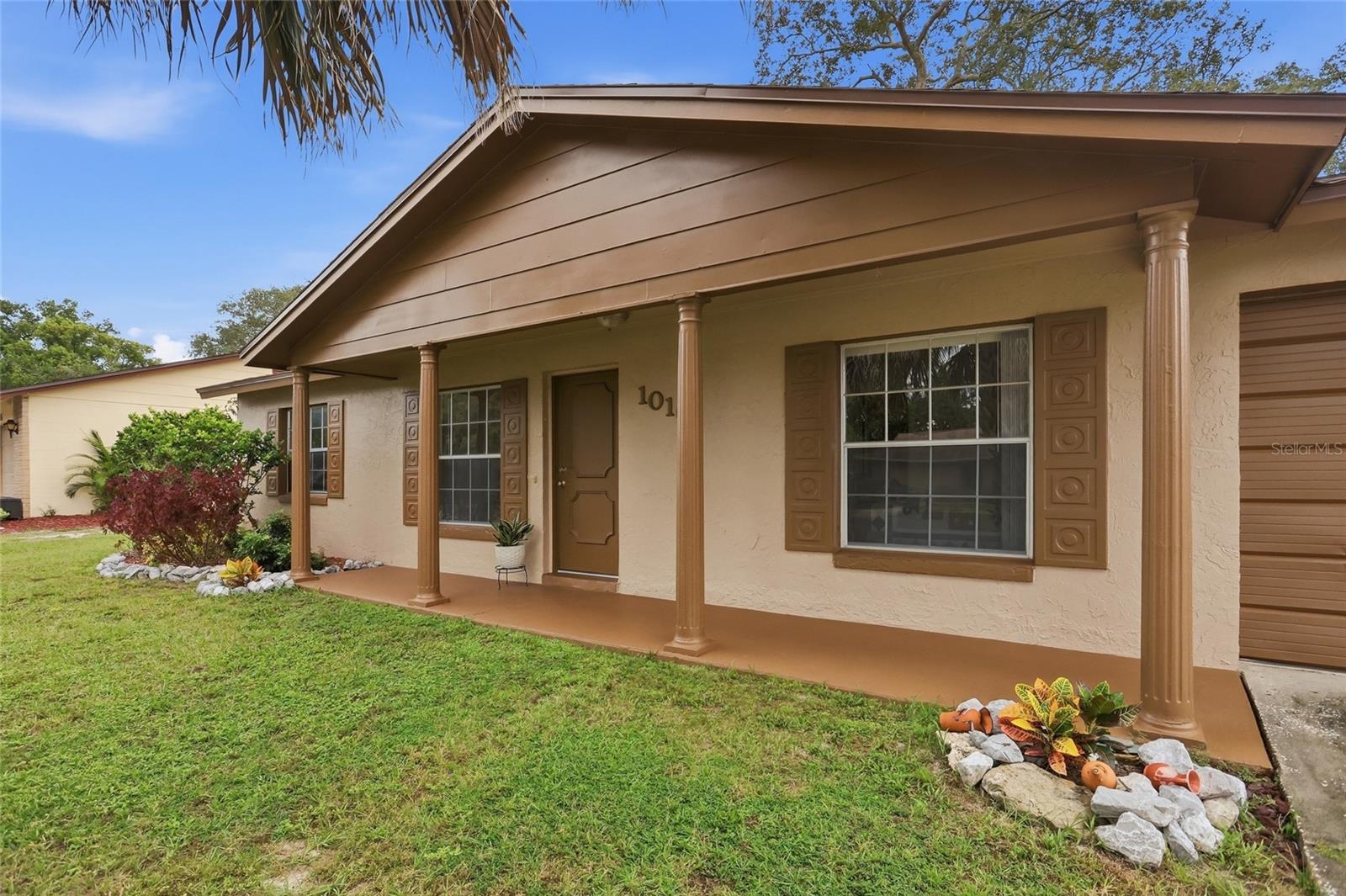 1016 Wolf Trl Property Photo 4