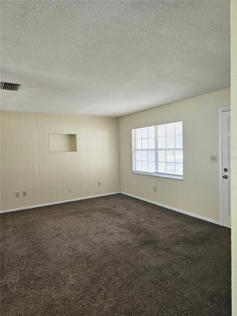 2341 Virginia Dr Property Photo 4