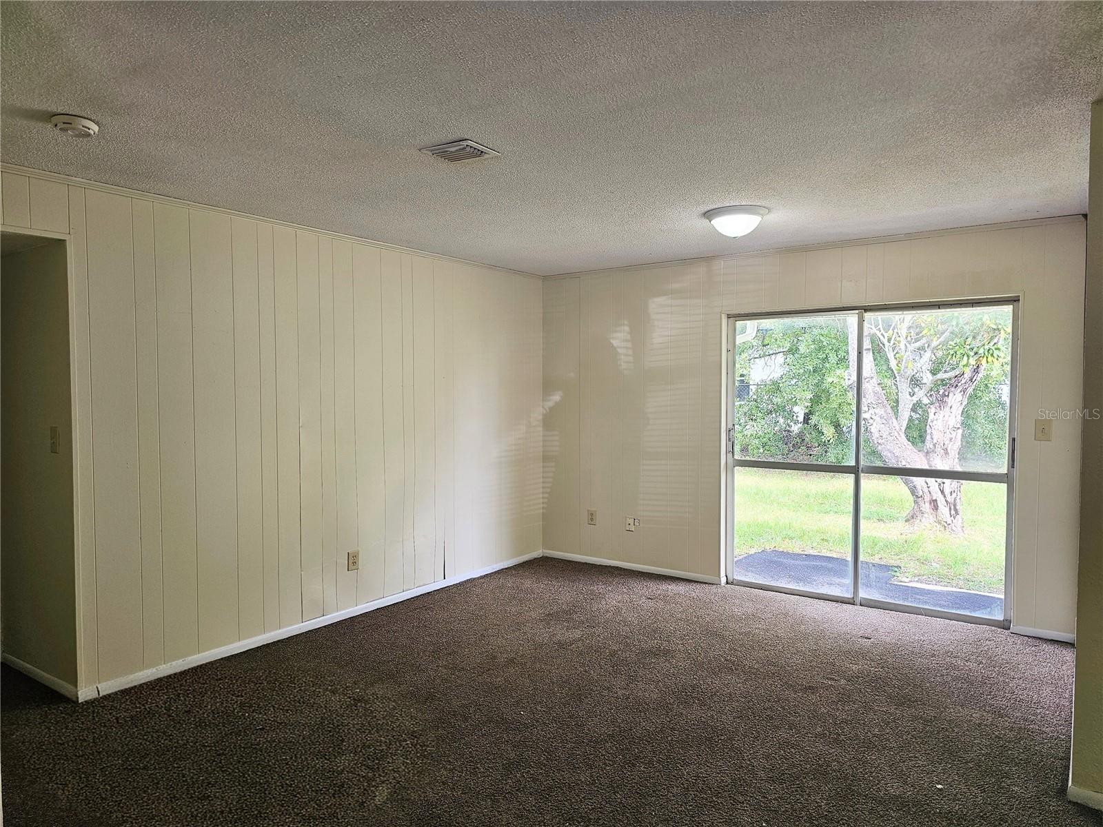 2341 Virginia Dr Property Photo 5